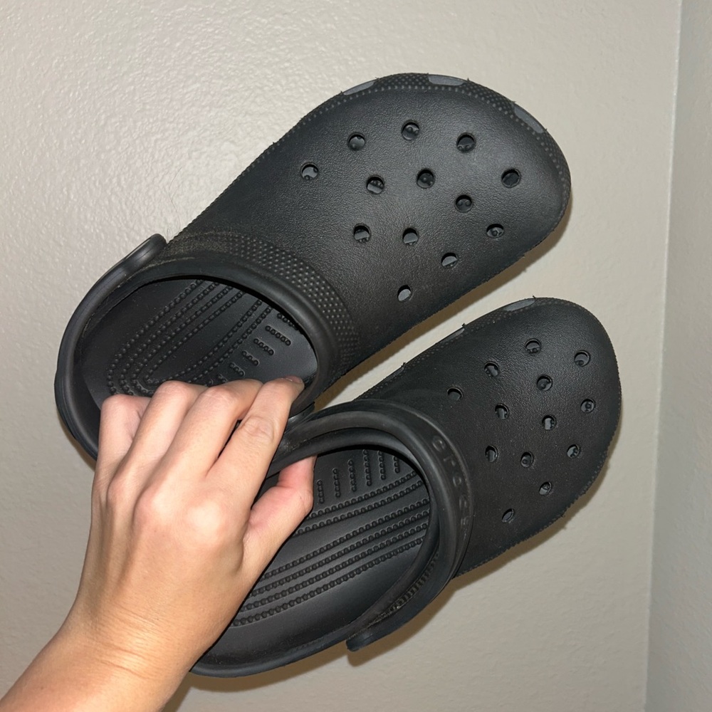 Black Crocs